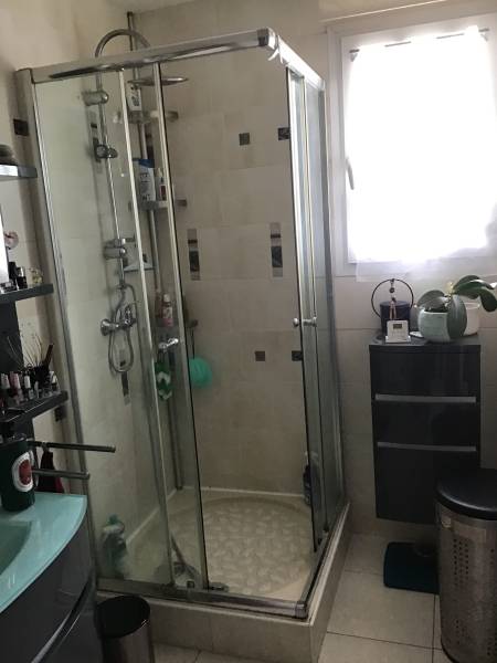 Remplacer votre baignoire par une douche sénior à Bordeaux en Gironde 33000 