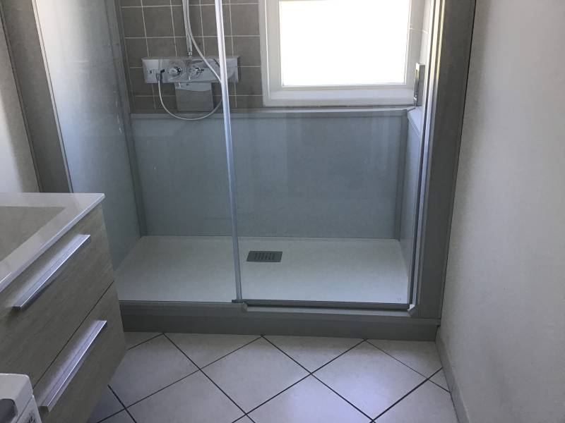 Remplacer une baignoire par une douche sénior à Bordeaux 