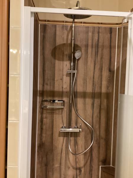 Remplacer sa baignoire par une douche italienne sénior
