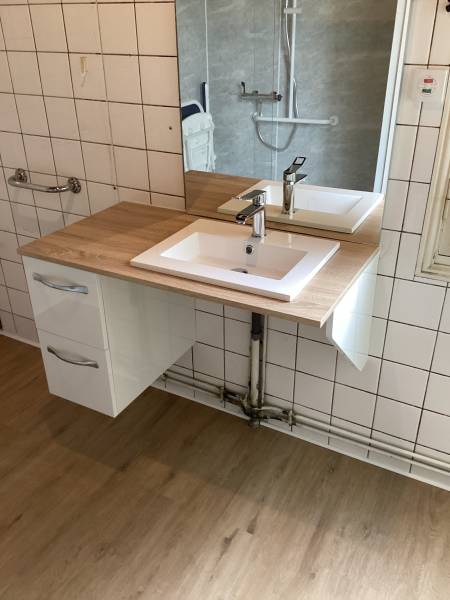 Meuble lavabo PMR pour personne sénior et en situation d handicap à Bordeaux 33000
