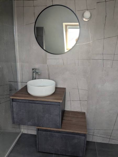 Salle de bain moderne et élégante à Bordeaux proche Bouscat : matériaux, équipements et styles directement inspirés de l’hôtellerie de prestige