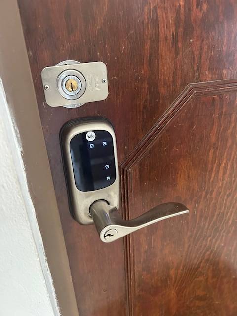 Ferme porte automatique pour sénior, PMR à Bordeaux 33000