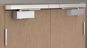 BRICARD, ferme porte automatique pour personne à mobilité réduite au Bouscat 