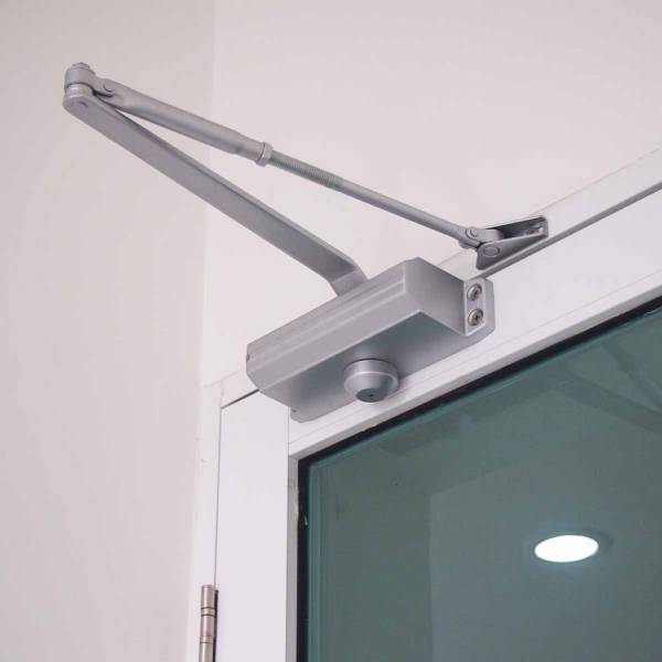 Comment choisir un ferme porte automatique pour l'adapter dans son logement afin de le rendre confort pour personne à mobilité réduite ou personne âgéà Bordeaux 33000