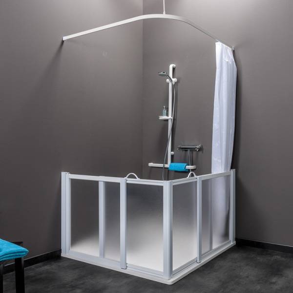 Devis pour adapter sa salle de bain PMR en installant une paroi de douche coulissante mi hauteur avec en accès en angle à Mérignac 33700