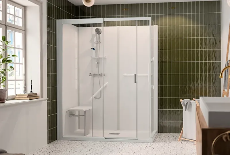 Remplacement baignoire par douche Kinemagic Sérénité + PN24 à Cestas proche Bordeaux avec porte coulissante et sécurité renforcée