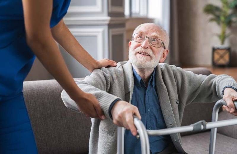 À qui faire appel pour mettre en place un système de détection des mouvements pour le maintien à domicile d'une personne âgée à Bordeaux 33000 ?