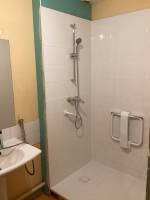 Notre zone d'activité pour ce service Douche senior Bègles, Talence, Lormont, Mérignac, Cadaujac avec receveur extra-plat et barres d’appui, installation financée par MaPrimeAdapt’ et CARSAT
